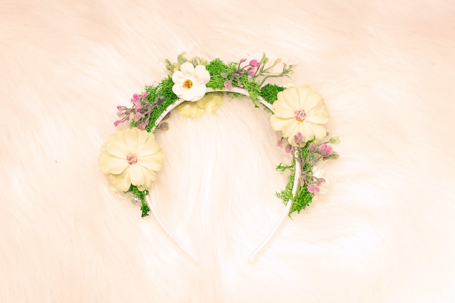 Floral headband with moss and white flowers